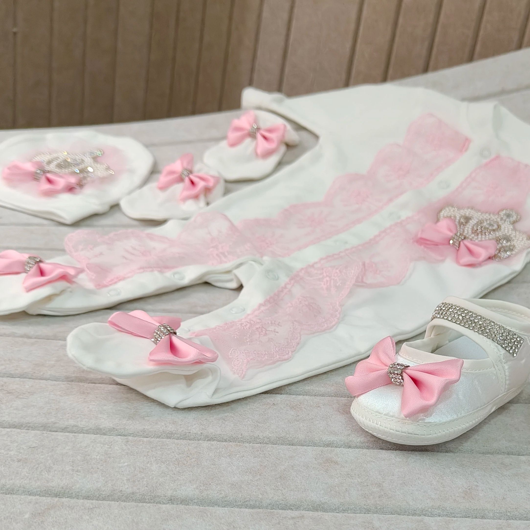 Welcome Home Baby Romper Mitte - Baby Nursery Outfits 리뷰 및 가격